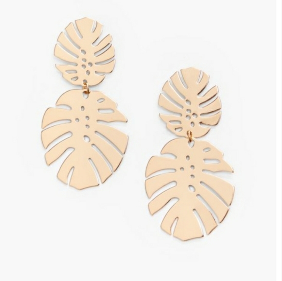 ⛱3/$20 Palm Leaf Earrings - Picture 1 of 3